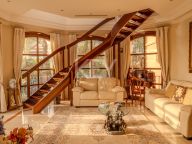 Villa for sale in Nueva Andalucia