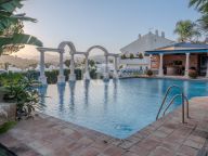 Villa for sale in Nueva Andalucia