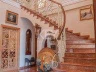 Villa for sale in Nueva Andalucia