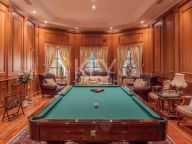 Villa for sale in Nueva Andalucia
