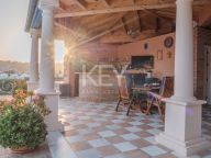 Villa for sale in Nueva Andalucia