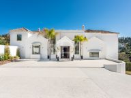 Villa en venta en El Madroñal, Benahavis