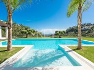 Villa en venta en El Madroñal, Benahavis