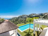 Villa en venta en El Madroñal, Benahavis