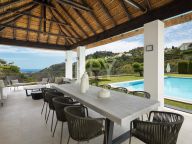 Villa en venta en El Madroñal, Benahavis
