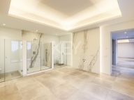 Villa en venta en El Madroñal, Benahavis