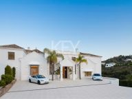 Villa en venta en El Madroñal, Benahavis