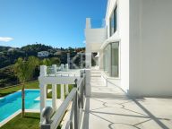 Villa en venta en El Madroñal, Benahavis