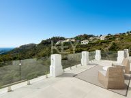 Villa en venta en El Madroñal, Benahavis