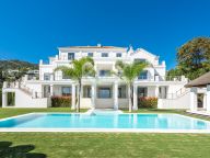 Villa en venta en El Madroñal, Benahavis