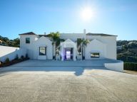 Villa en venta en El Madroñal, Benahavis