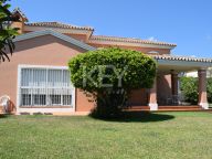 Villa for sale in Arena Beach, Estepona