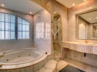 Villa for rent in El Presidente, Estepona