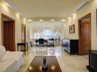 Villa for rent in El Presidente, Estepona