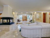Villa for rent in El Presidente, Estepona