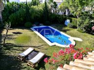 Villa for sale in Nueva Andalucia