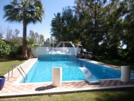 Villa for rent in La Cerquilla, Nueva Andalucia