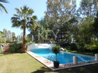 Villa for rent in La Cerquilla, Nueva Andalucia