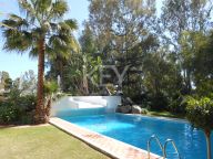 Villa for rent in La Cerquilla, Nueva Andalucia