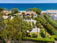 Villa en venta en Benamara, Estepona