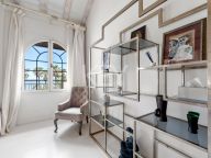 Villa en venta en Benamara, Estepona