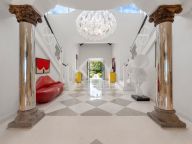 Villa en venta en Benamara, Estepona