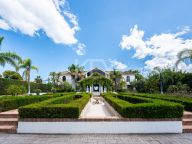 Villa en venta en Benamara, Estepona