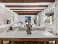 Villa en venta en Benamara, Estepona