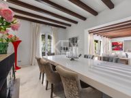 Villa en venta en Benamara, Estepona