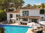 Villa en alquiler en Los Naranjos Golf, Nueva Andalucia