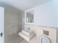 Villa en venta en Los Arqueros, Benahavis