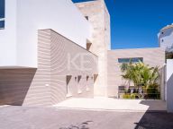 Villa en venta en Los Arqueros, Benahavis