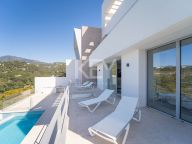 Villa en venta en Los Arqueros, Benahavis