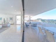 Villa en venta en Los Arqueros, Benahavis