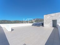Villa en venta en Los Arqueros, Benahavis