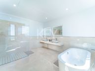 Villa en venta en Los Arqueros, Benahavis