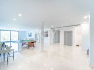 Villa en venta en Los Arqueros, Benahavis