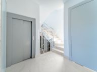 Villa en venta en Los Arqueros, Benahavis