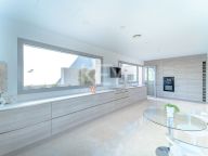 Villa en venta en Los Arqueros, Benahavis