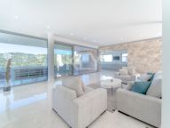 Villa en venta en Los Arqueros, Benahavis