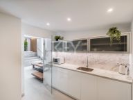 Villa for sale in El Paraiso, Estepona