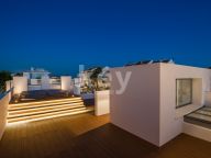 Villa for sale in Rio Verde Playa, Marbella Golden Mile