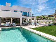 Villa for sale in Rio Verde Playa, Marbella Golden Mile