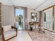 Villa for sale in Rio Verde Playa, Marbella Golden Mile