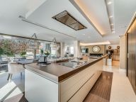 Villa for sale in Rio Verde Playa, Marbella Golden Mile