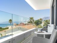 Villa for sale in Marbella East