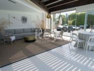 Villa for sale in El Rosario, Marbella East