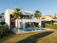 Villa en alquiler en Los Olivos del Paraiso, Estepona