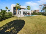 Villa en alquiler en Los Olivos del Paraiso, Estepona