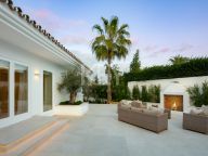 Villa for rent in Nueva Andalucia